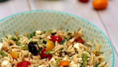 Salade de risetti au thon, fêta, pois chiches et légumes