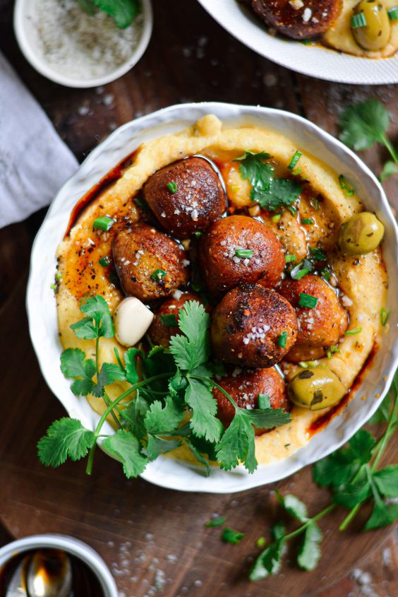 Falafels et Polenta aux Herbes Crémeuse Vegan / Vegan Falafels and Creamy, Herby Polenta