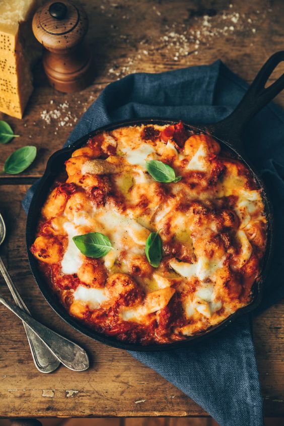 Gratin de gnocchis, sauce tomates et mozzarella