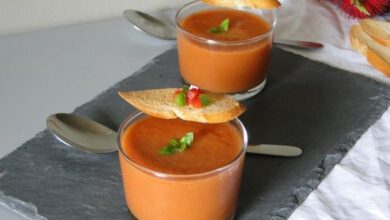 Une entrée très fraiche : le gaspacho andalou bio (soupe froide de tomate, poivron et concombre) !