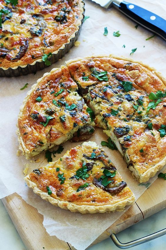 Quiche au poulet et champignons, recette facile