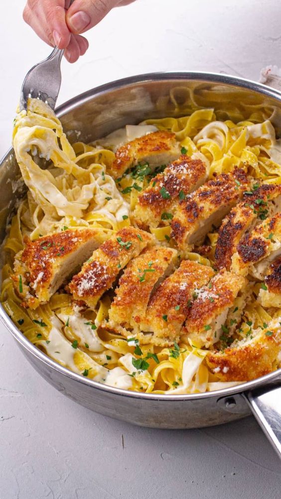 Poulet Crispy & Tagliatelles Alfredo