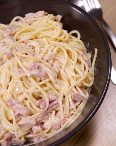 Pâtes à la "carbonara" à la française