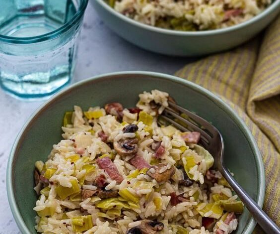 Riz à la crème, poireaux, champignons et bacon