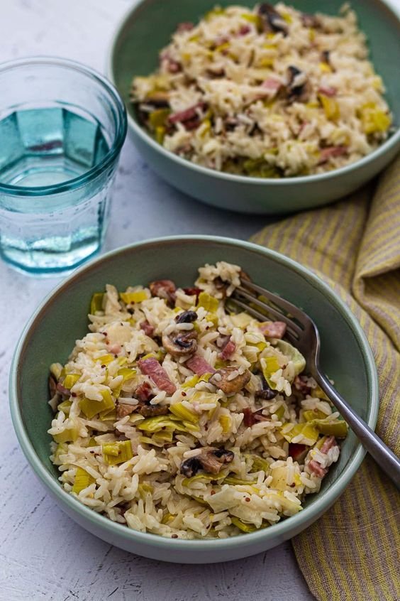 Riz à la crème, poireaux, champignons et bacon