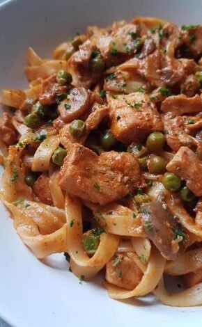 Tagliatelles au poulet façon stroganoff