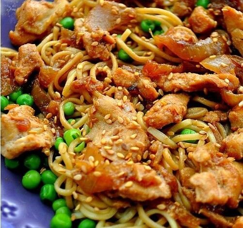 Poulet & nouilles à la sauce soja & au miel