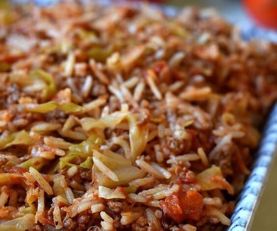 Riz à la viande hachée et au chou