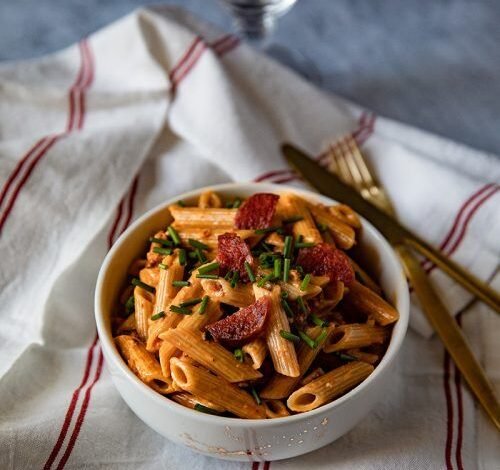 Pâtes complètes penne rigate à la crème de chorizo