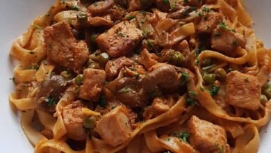 Tagliatelles au poulet façon stroganoff