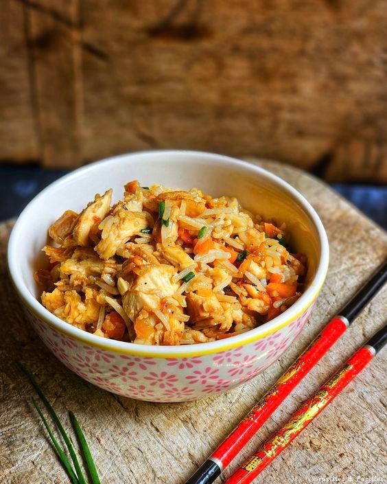 Riz sauté au poulet : une recette asiatique facile