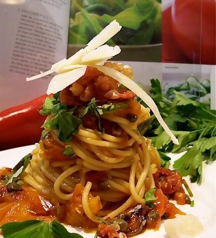 Spaguettinis au prosciutto grillé, aux poivrons et aux tomates rôties