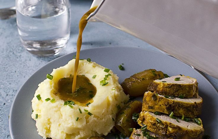 Filet mignon de porc aux épices, échalotes confites