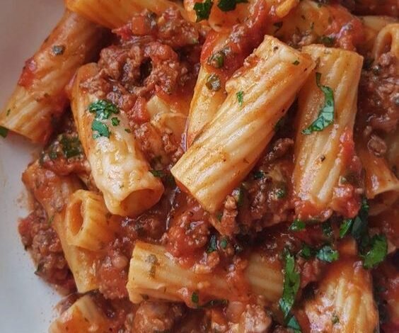 Pasta à la viande hachée et sauce tomate au cookeo
