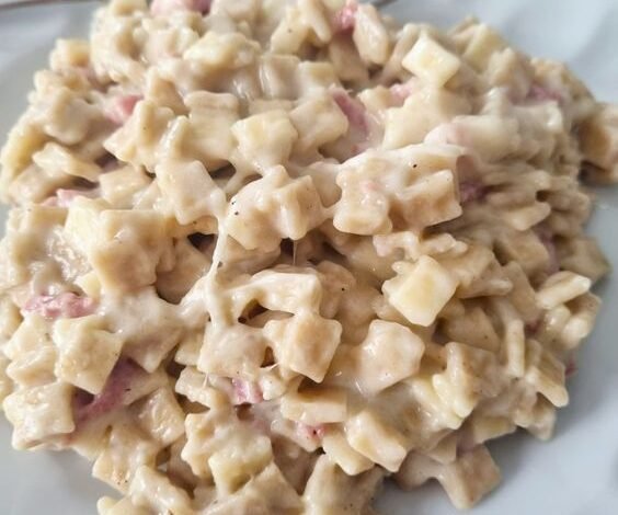 Crozets aux lardons , mozzarella et emmental