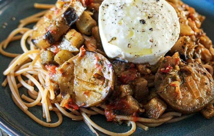 Pâtes complète aux aubergines, tomates et mozzarella