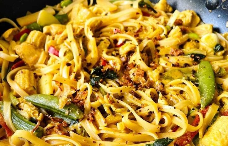 Nouilles de riz au curry et lait de coco