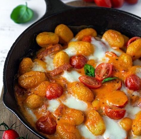 Gratin de gnocchi au mascarpone, mozzarella et tomates cerises